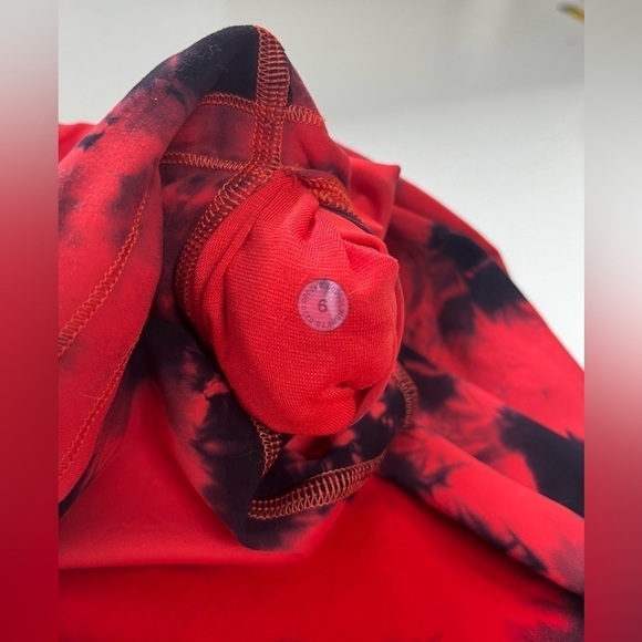 Lululemon Invigorate High-Rise Tight 25" *Wash
Tie Dye Carnation Red Black - Picture 9 of 9